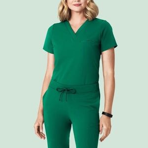 Mandala Scrub Set in Hunter Green